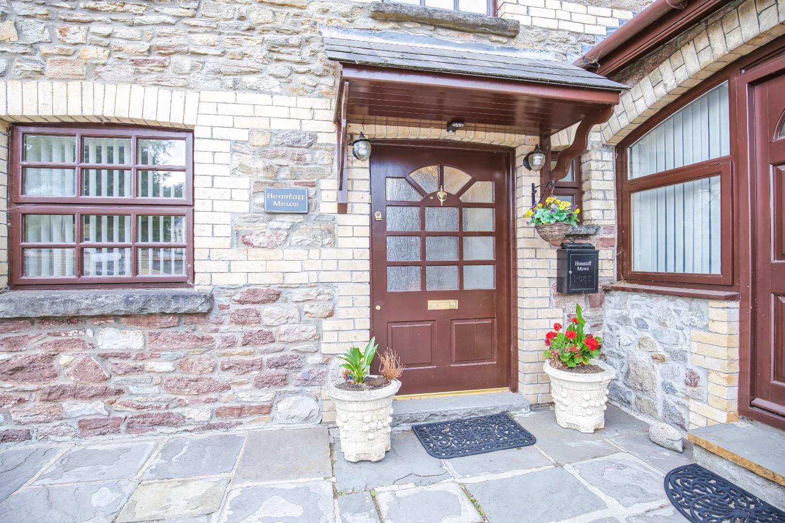 Henstaff Mews, Llantrisant Road, Groesfaen, Pontyclun, Rhondda Cynon Taff, CF72 8NG